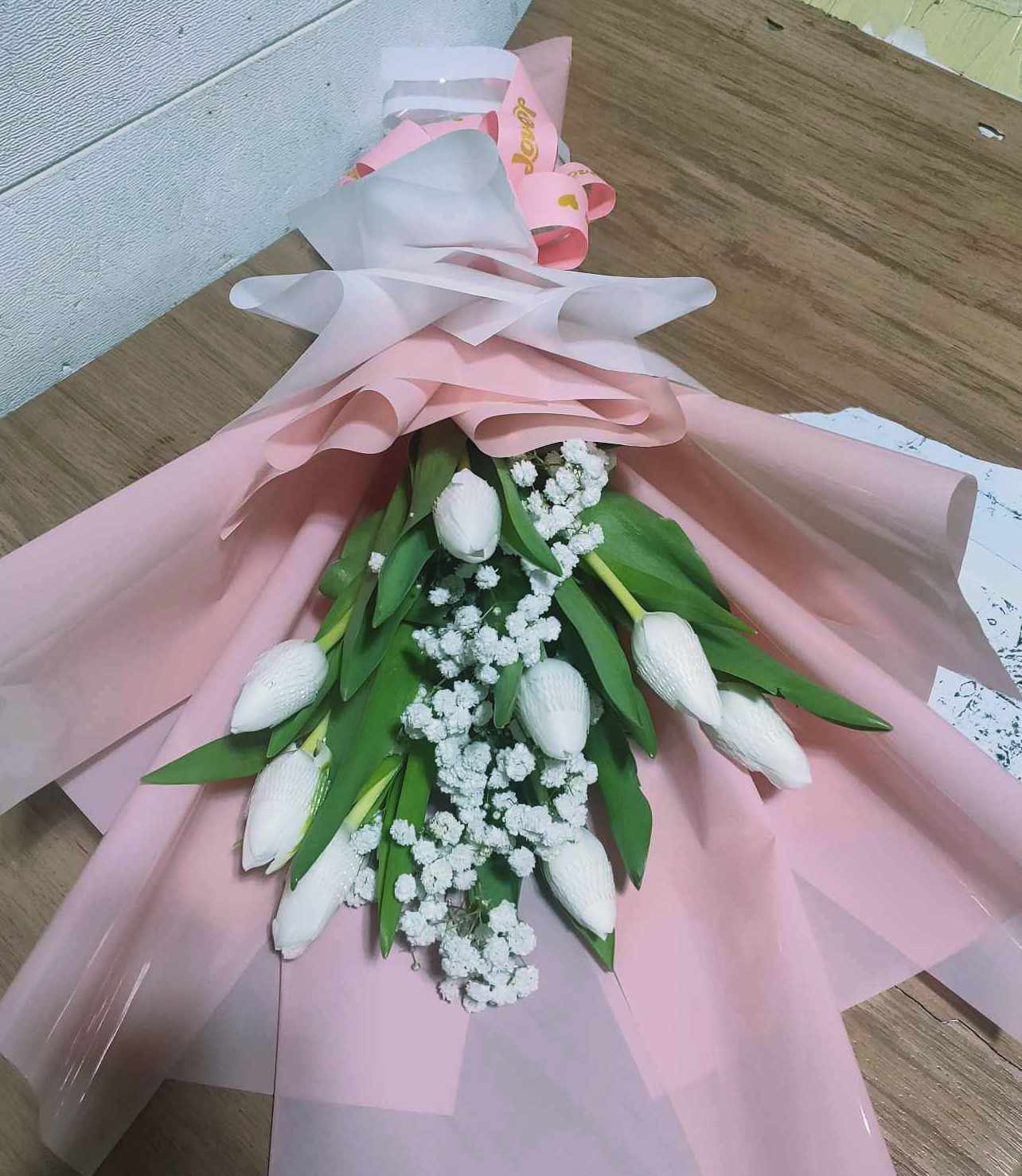 10pcs. White Tulips
