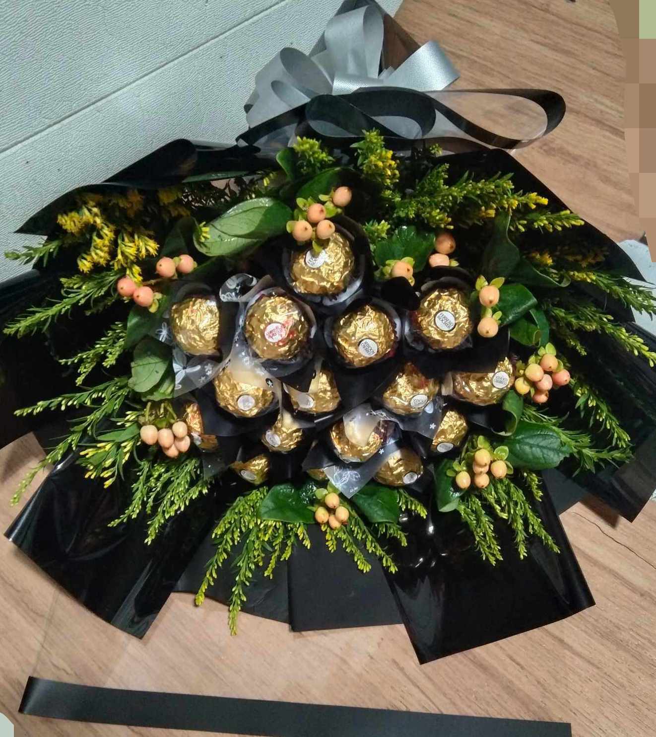 16pcs. Ferrero Bouquet
