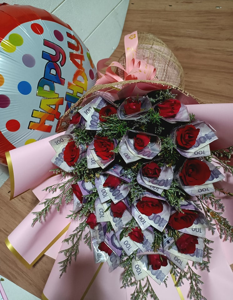 20 Roses with 2k Money Bouquet