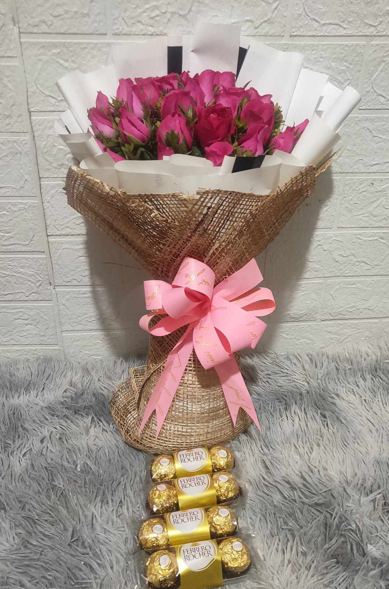 24 Pcs Pink Rose Round Bouquet