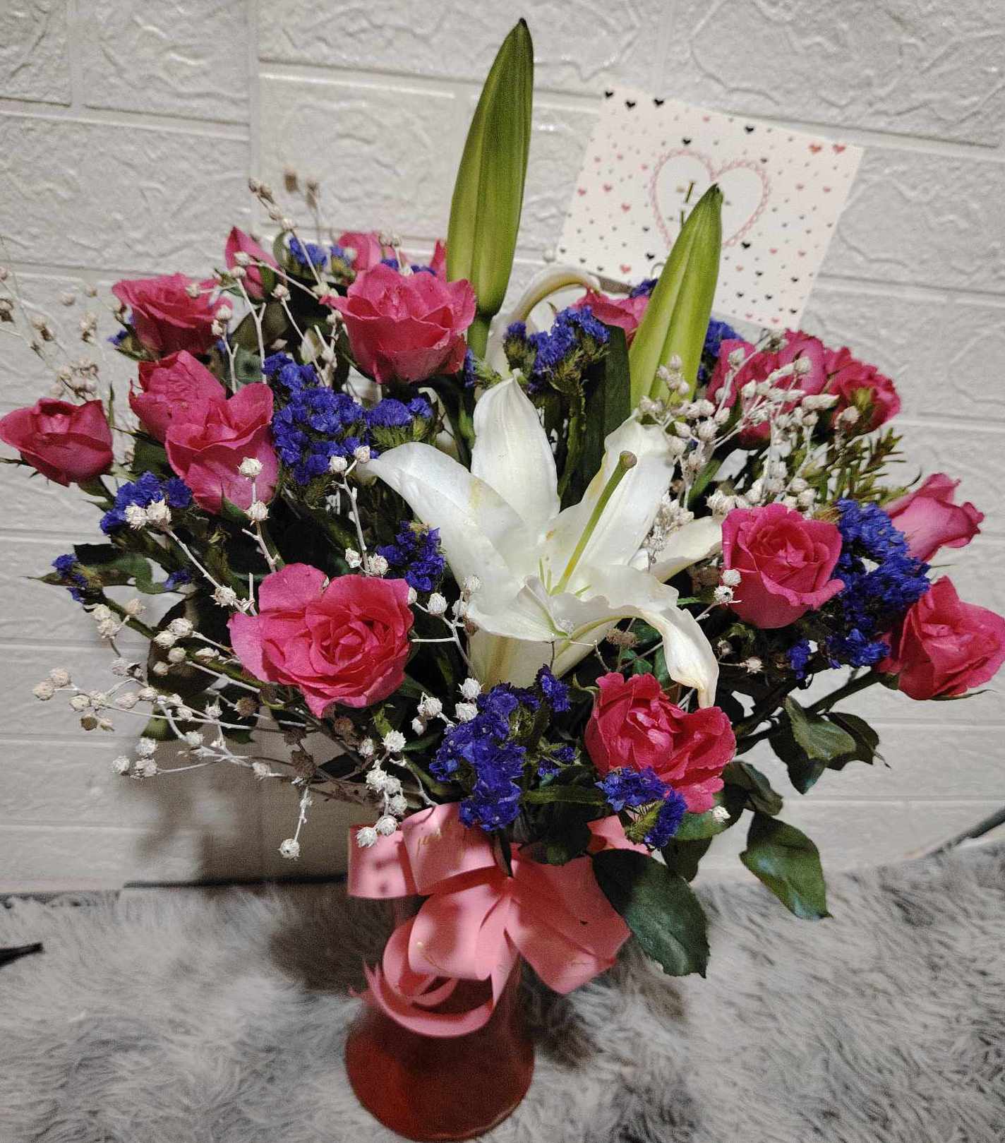 Pink Roses and 1 Stem White Lily