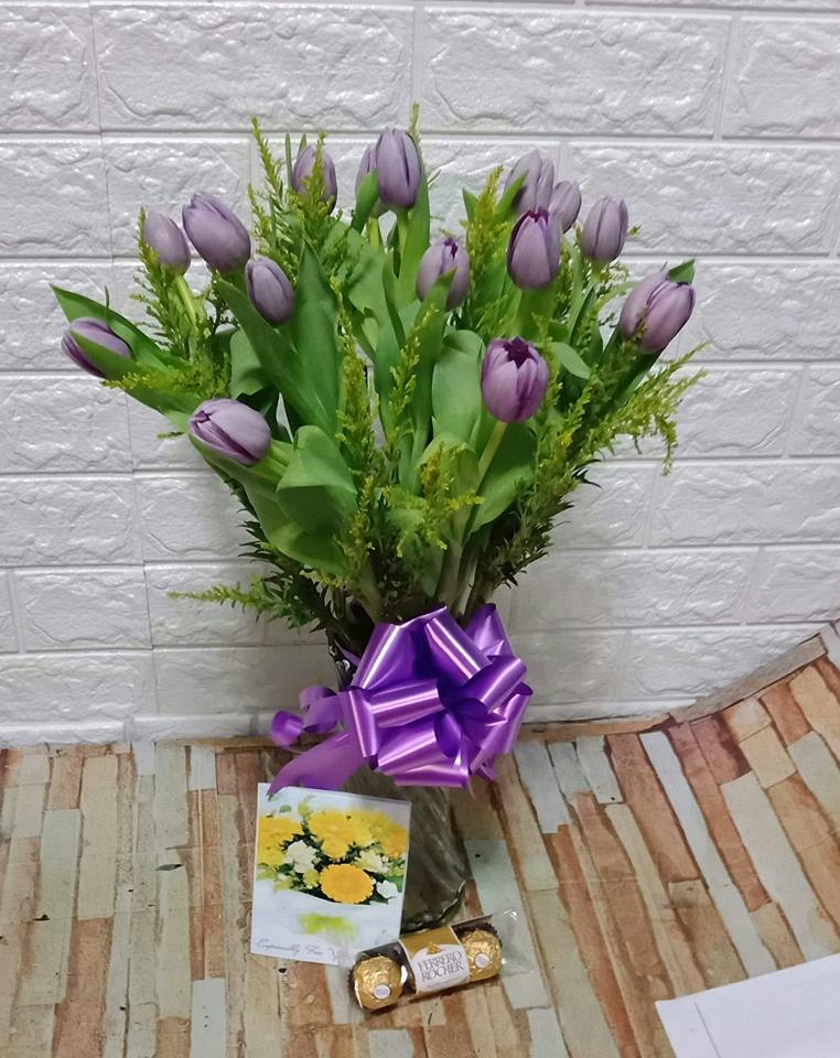 12 Purple Tulips