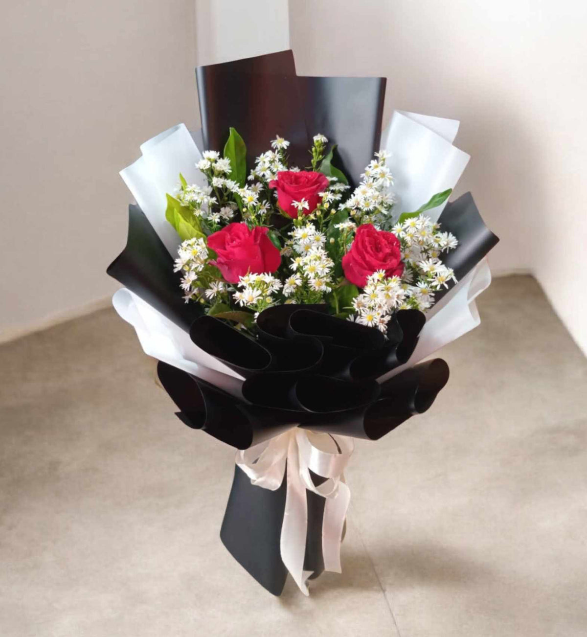 3pcs Roses 3pcs. Red Roses Bouquet – Online Flower Express