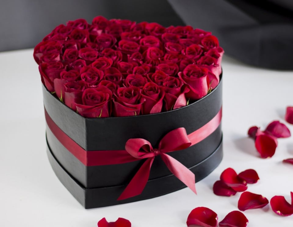Luxury 50 roses – Online Flower Express