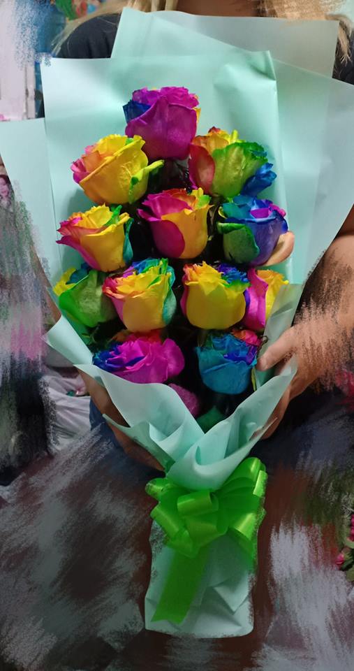 12 Fresh Rainbow Roses