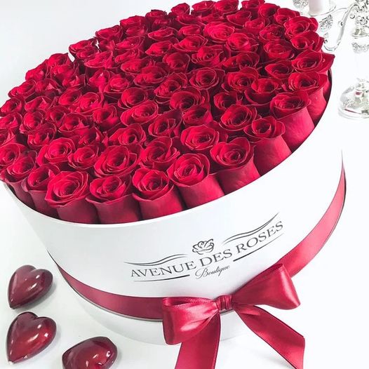 Roses in Super Big Box